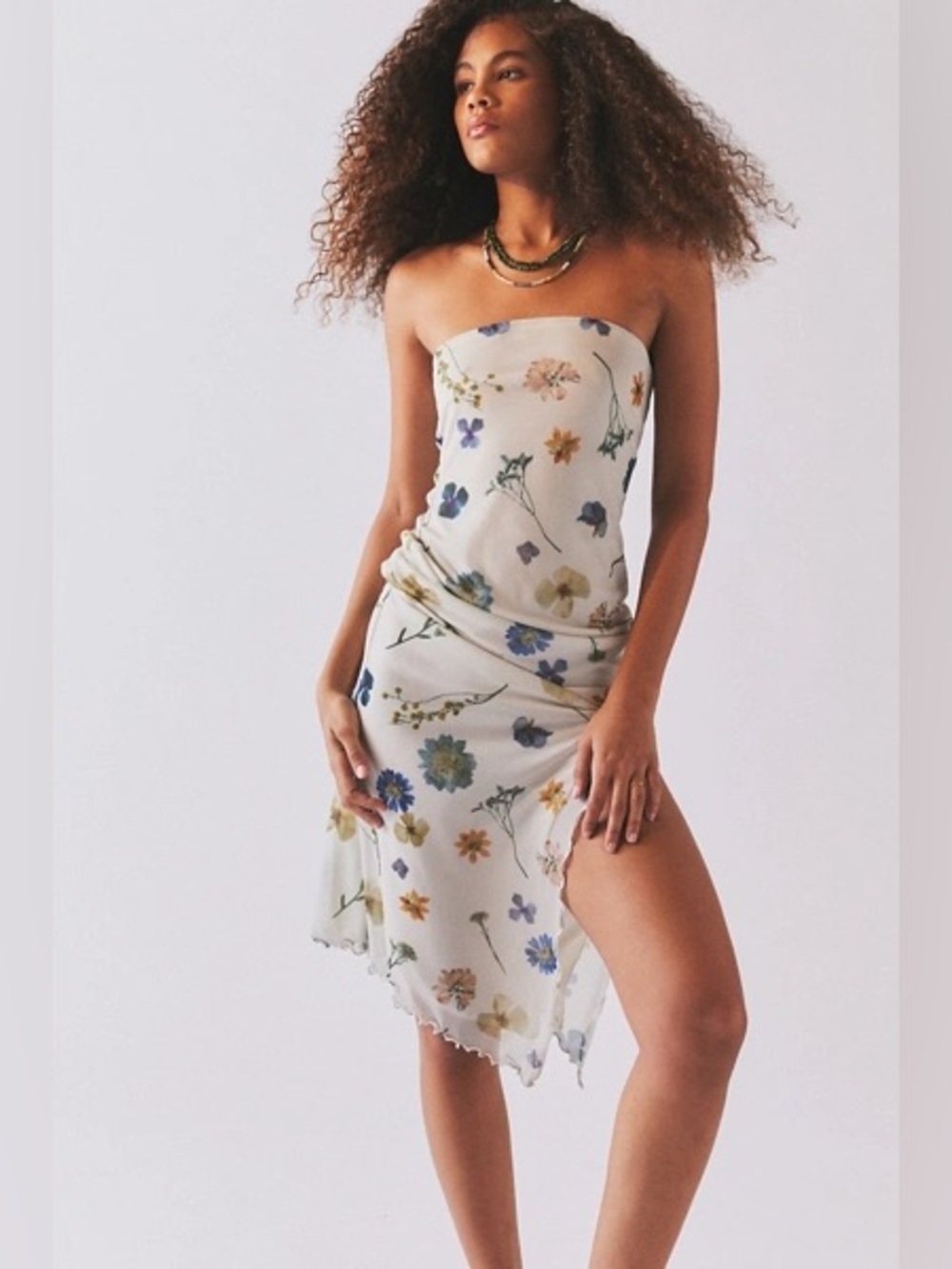 Urban Outfitters ✨ Samara Mesh Strapless Midi Dress Floral